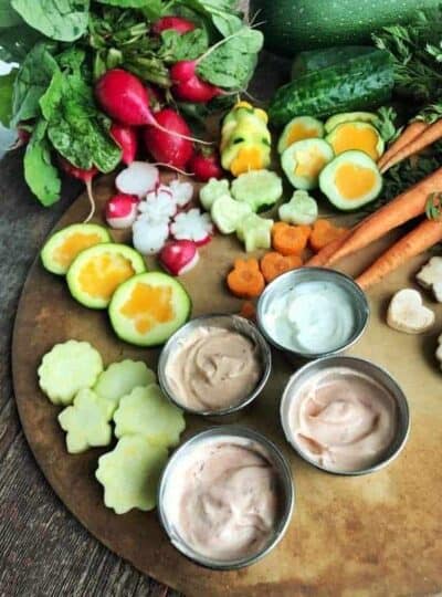 A bunch of different types of vegetable and dip