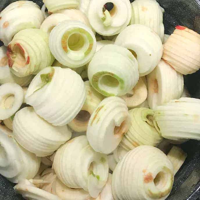 apples inside a canning pot