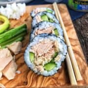 tuna sushi rolls with veggies