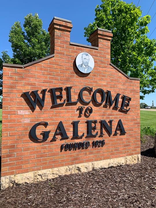 things to do in galena il the welcome to galena sign