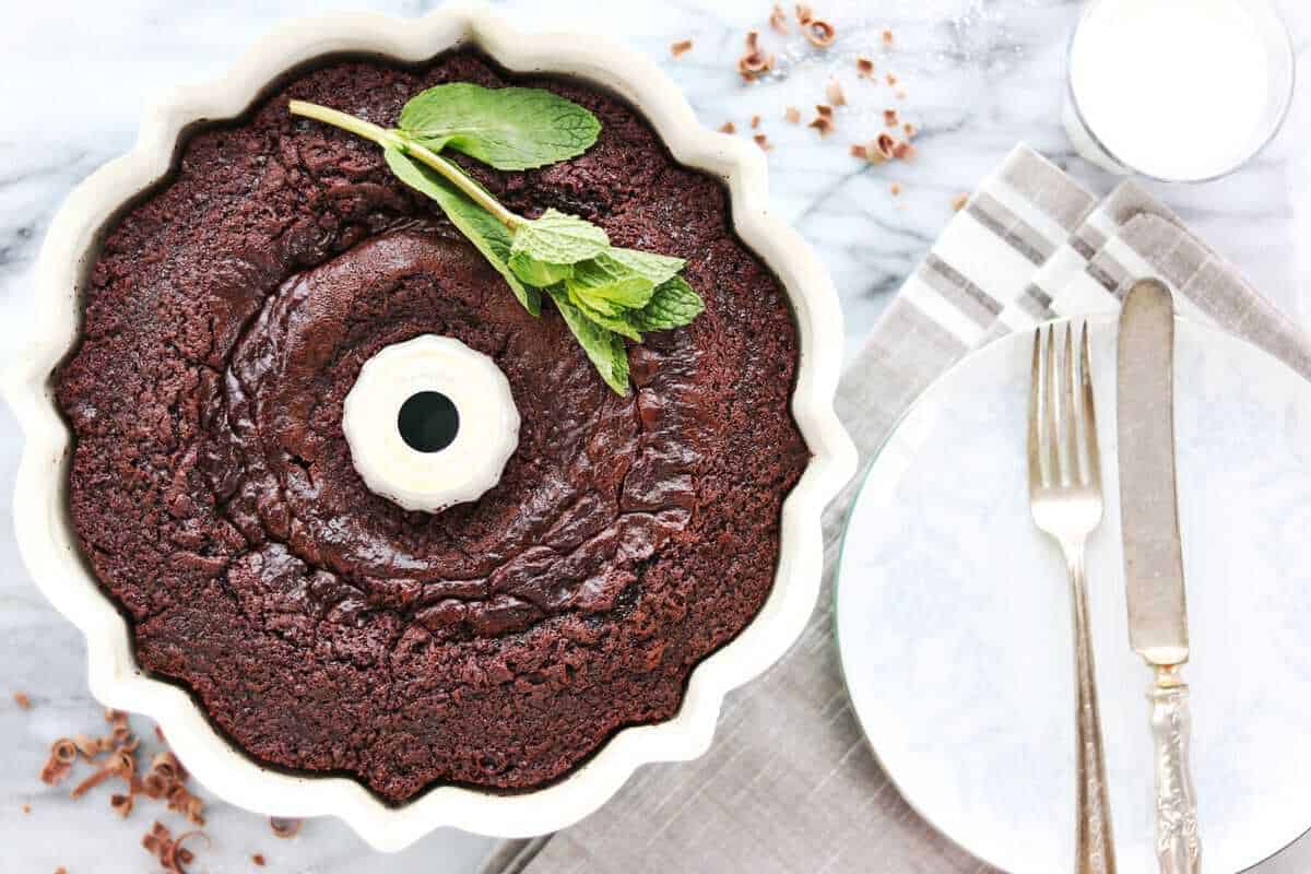 A chocolate cake in a bundt pan