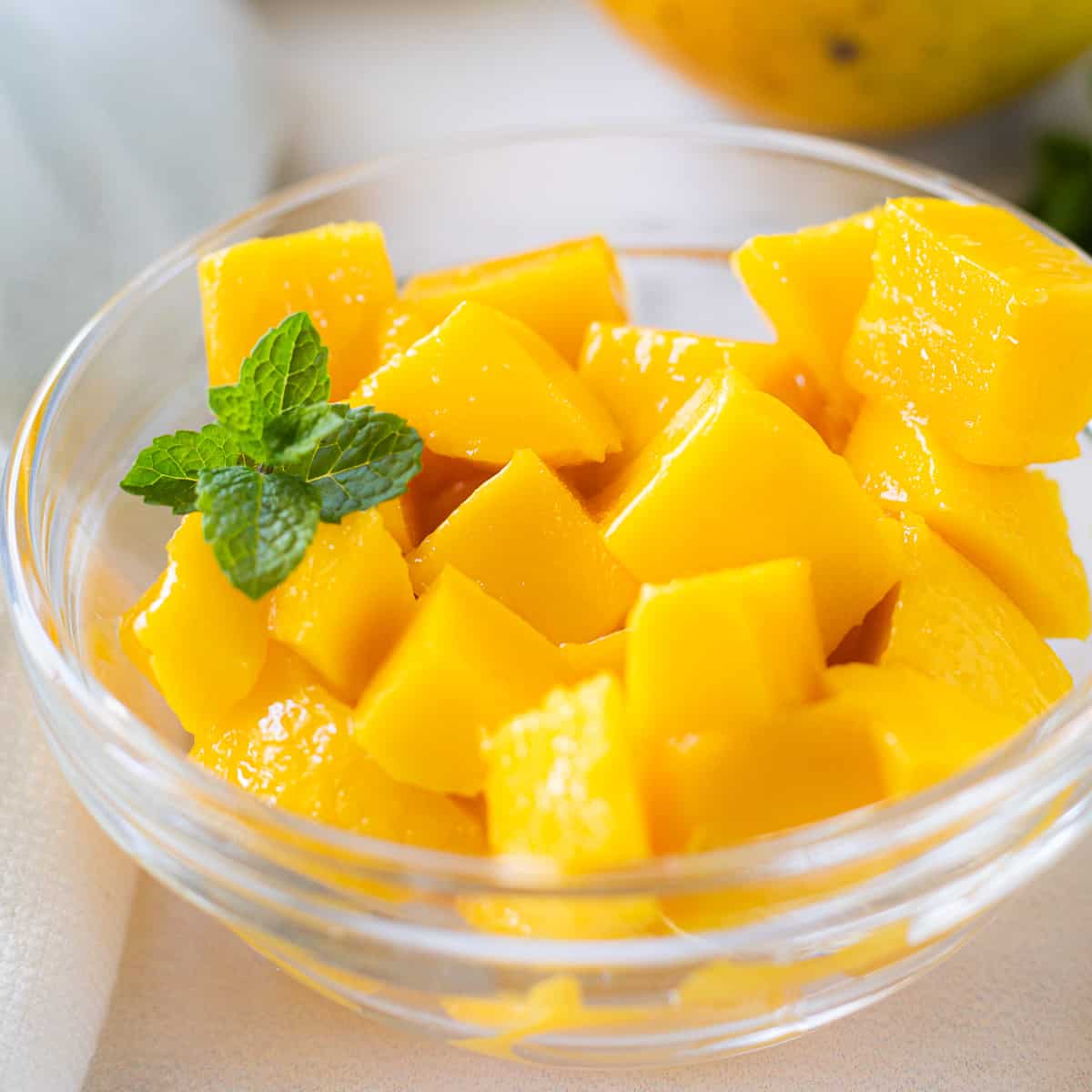 How to Cut a Mango - The Easiest and Best Way to Peel a Mango