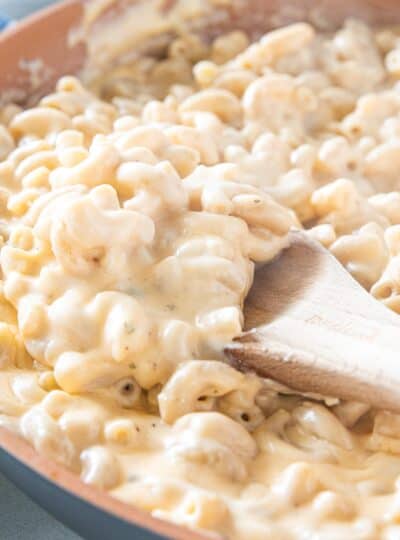 mac and cheese shown up close in a skillet