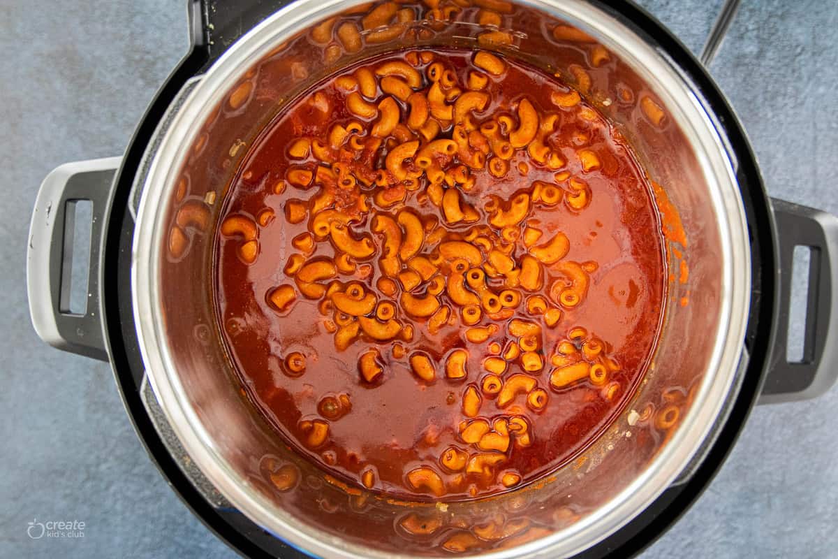 noodles and sauce in an instant pot