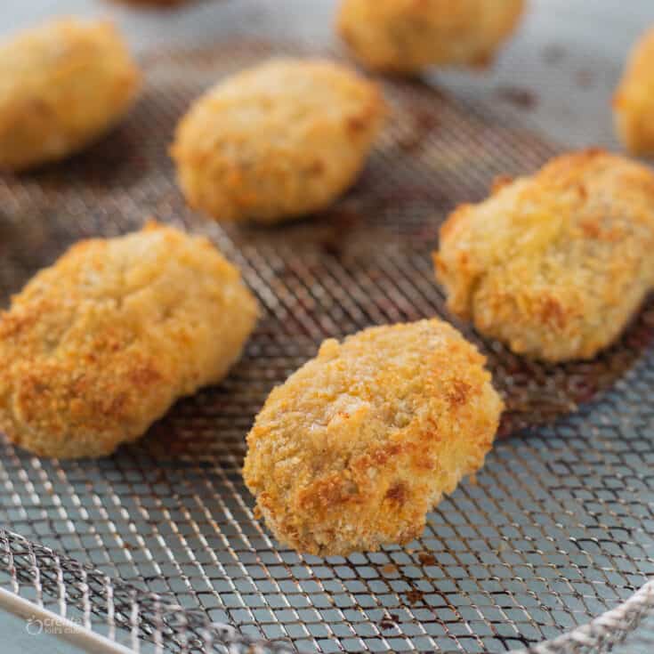 https://www.createkidsclub.com/wp-content/uploads/2021/02/homemade-air-fryer-chicken-nuggets-23-735x735.jpg