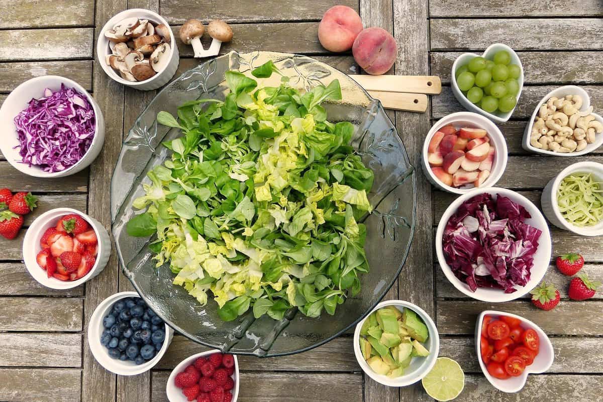 salad with toppings