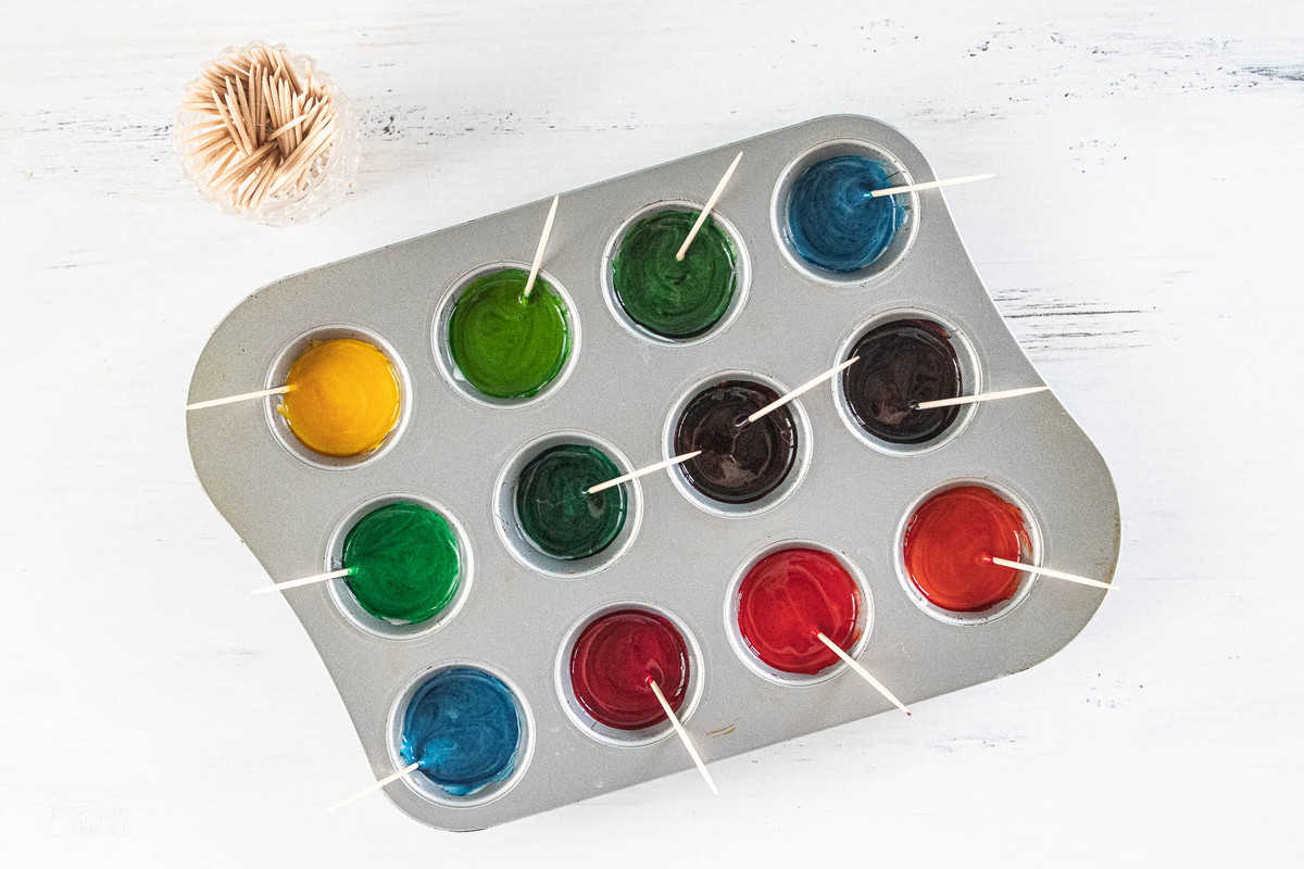 paint colors in a muffin tin