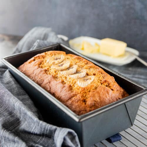 healthy banana bread with applesauce