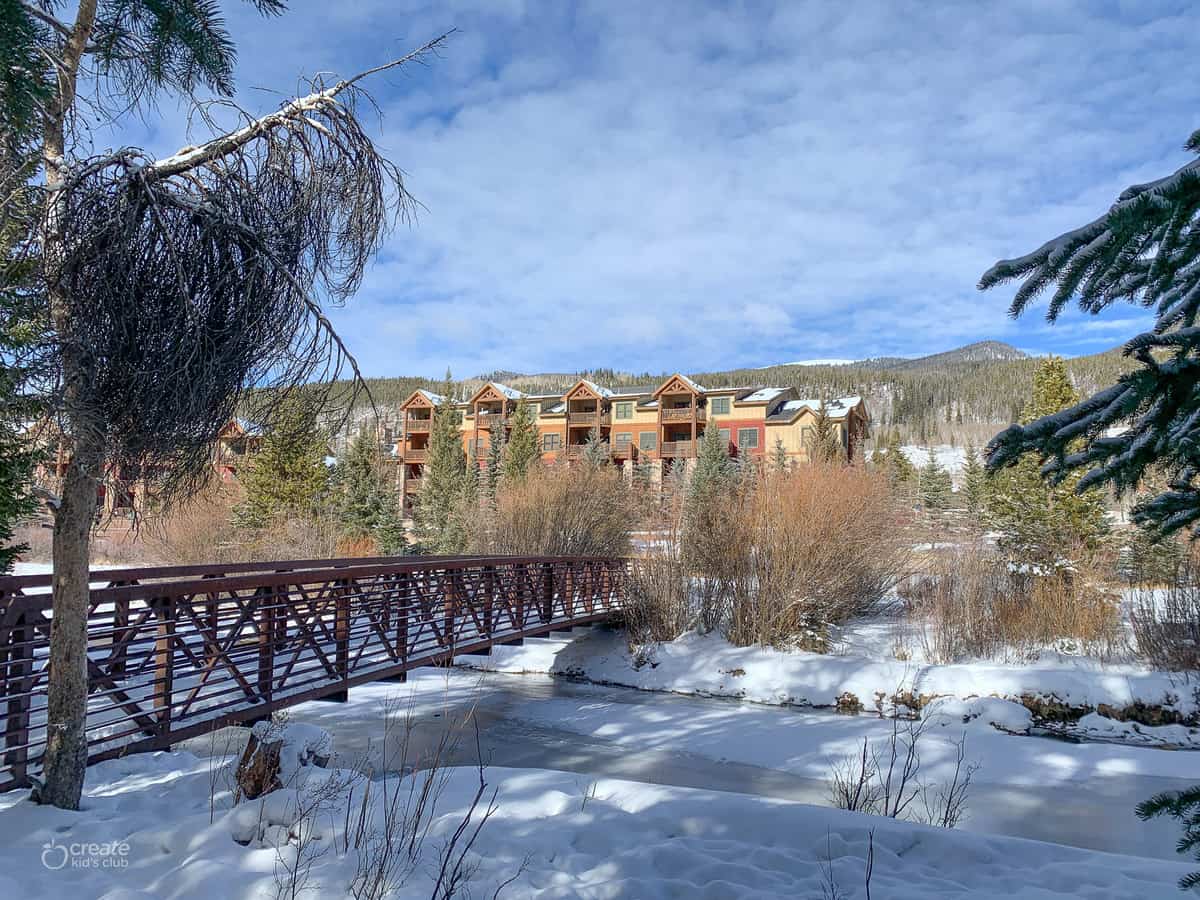 outdoor view at hidden river lodge keystone