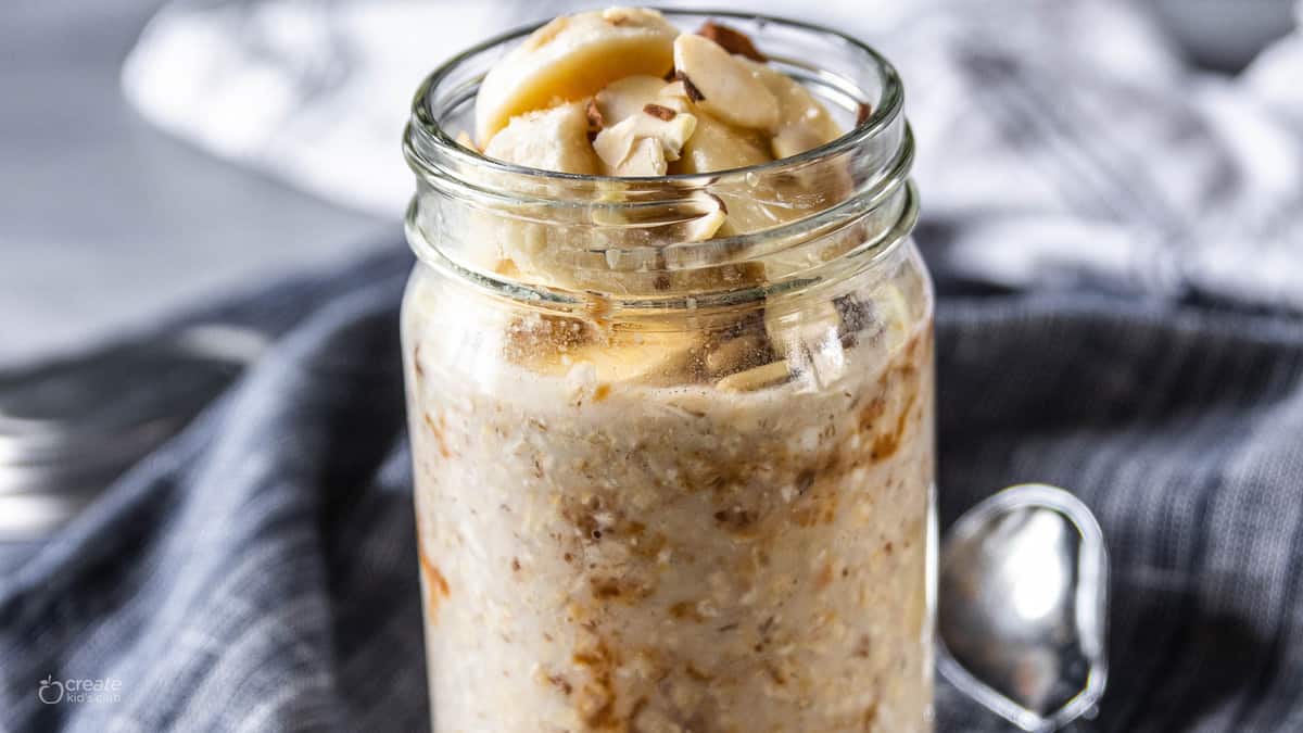 close up of banana overnight oats in mason jar