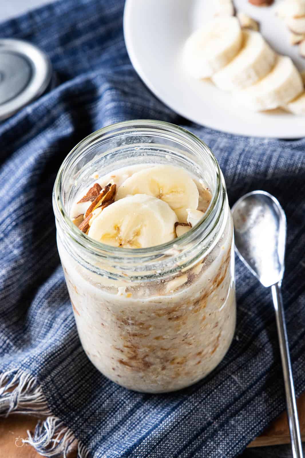 banana overnight oats in mason jar