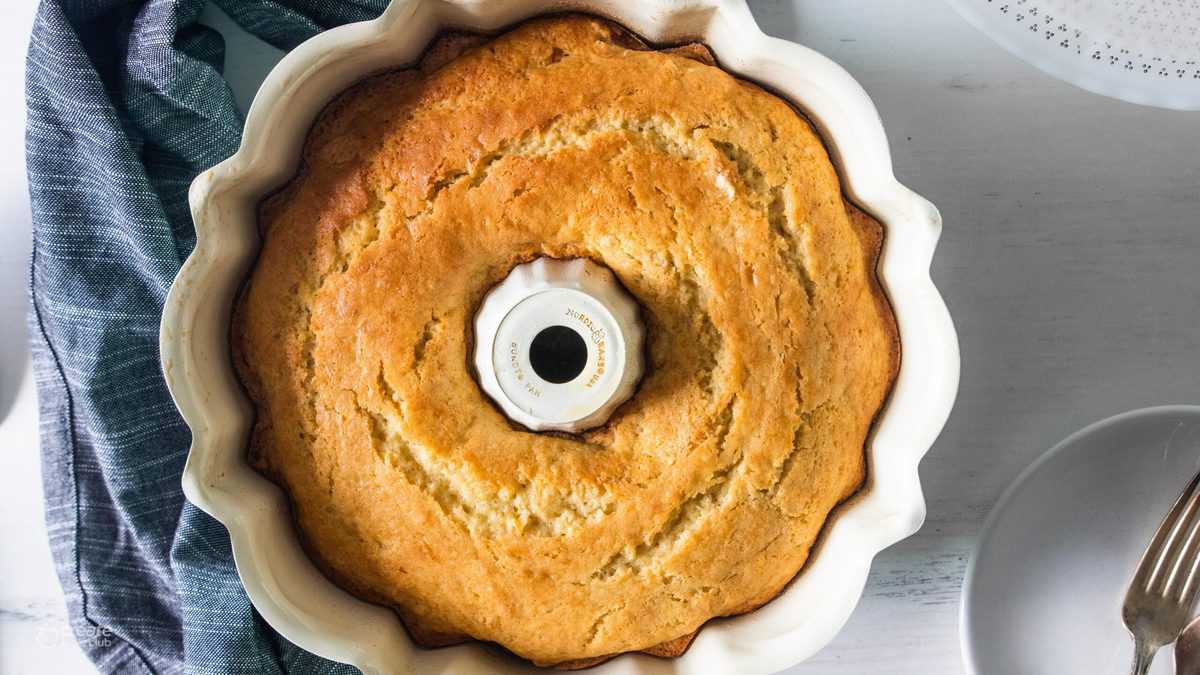 top view of a bundt apple cake