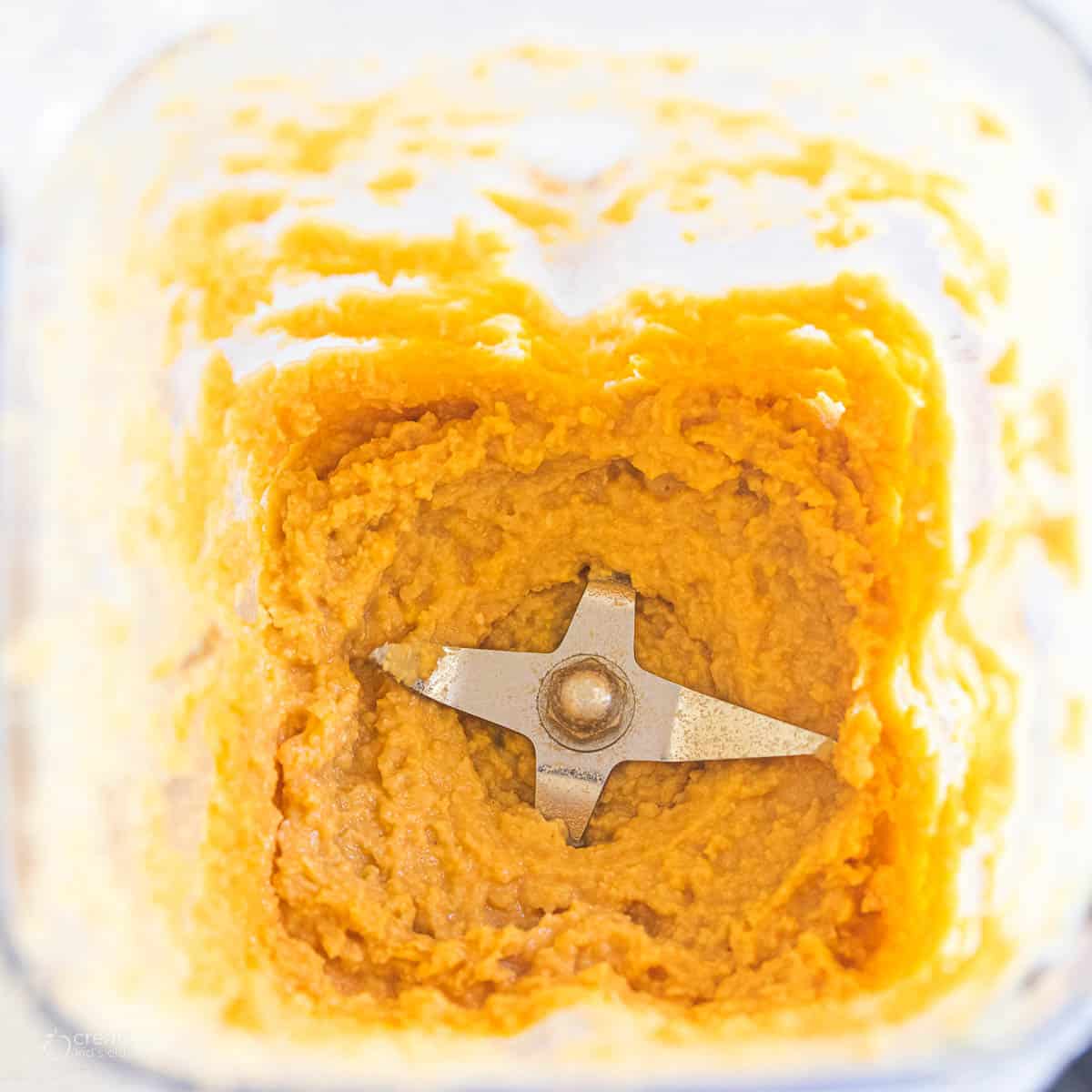 hummus pureed in a blender