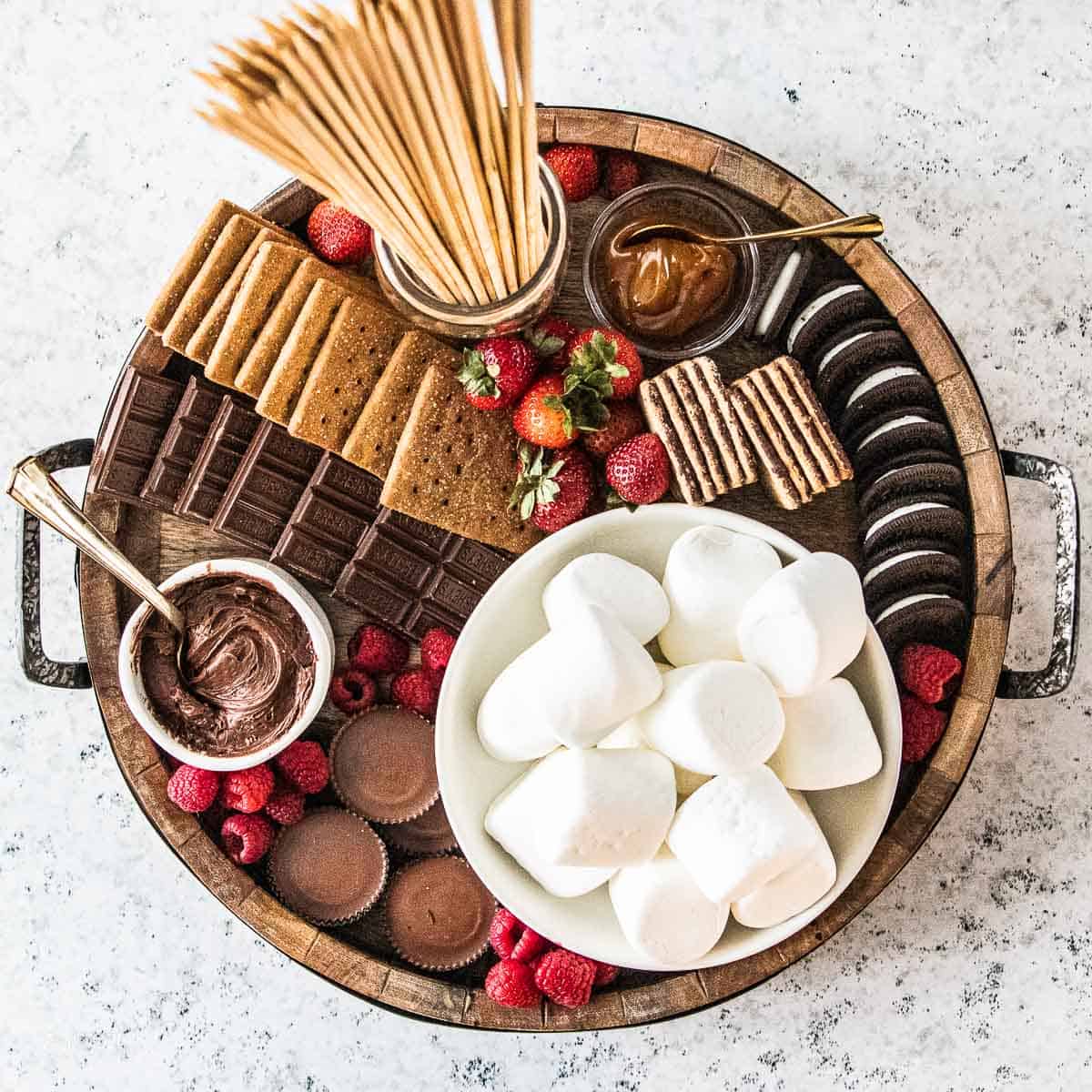 gluten-free s'more charcuterie board