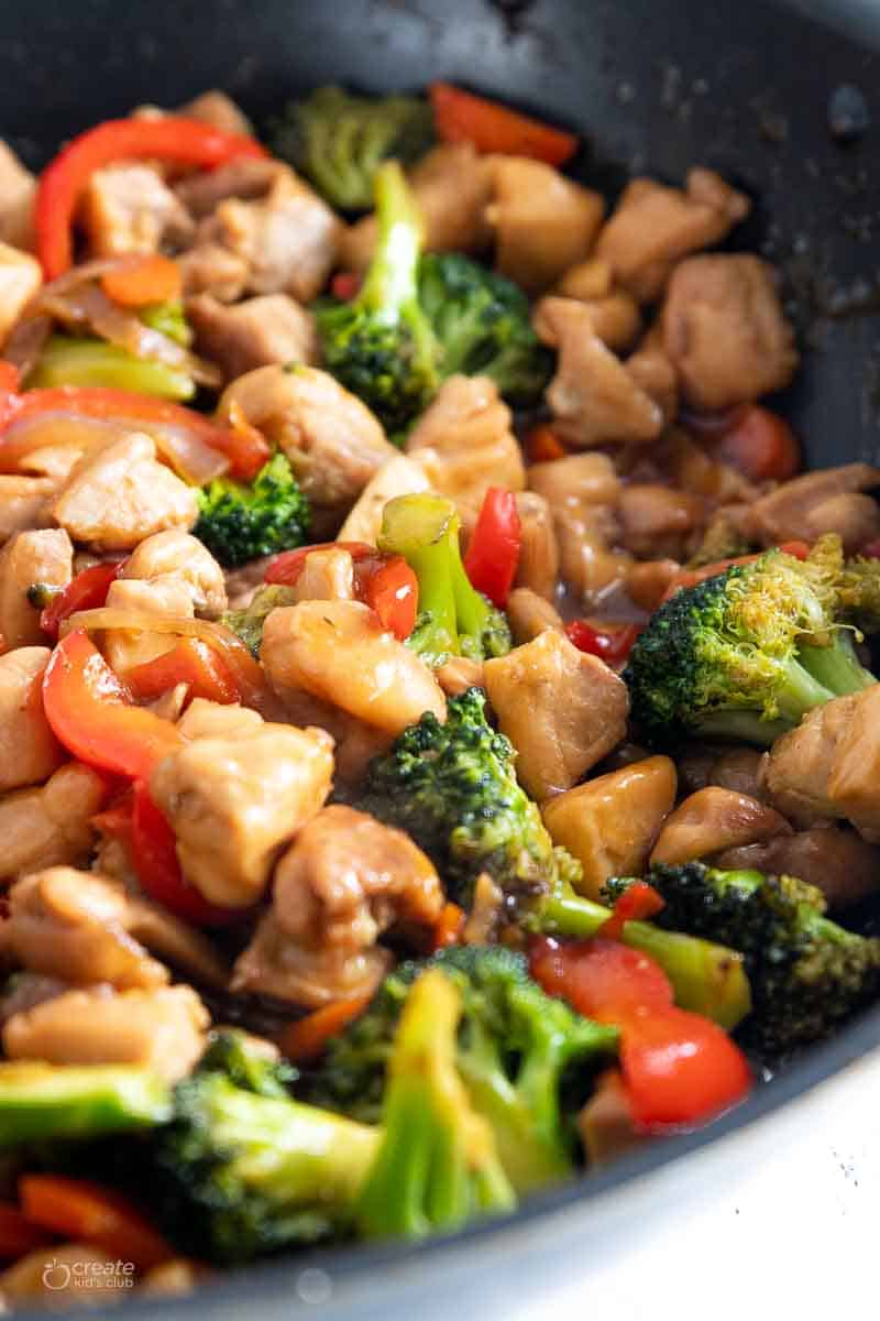 close up view of gluten free chicken stir fry