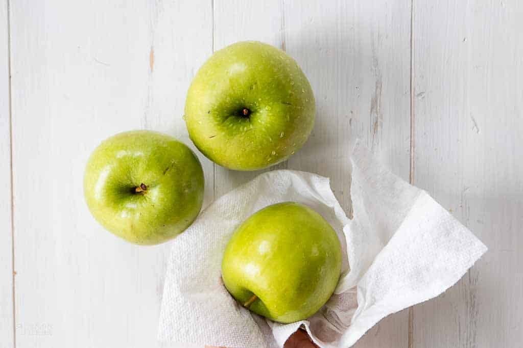 washed granny smith apples