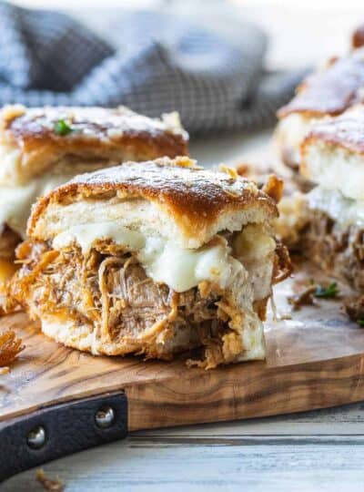 cheesy pulled pork sliders