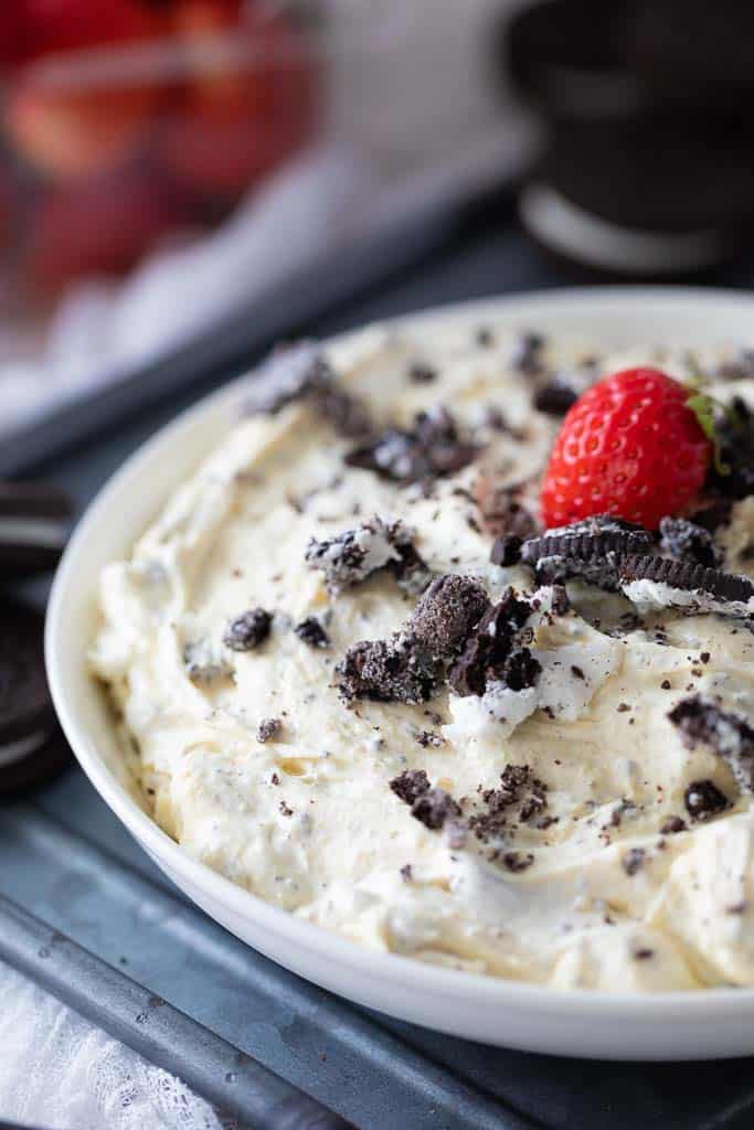 creamy Oreo dip in bowl