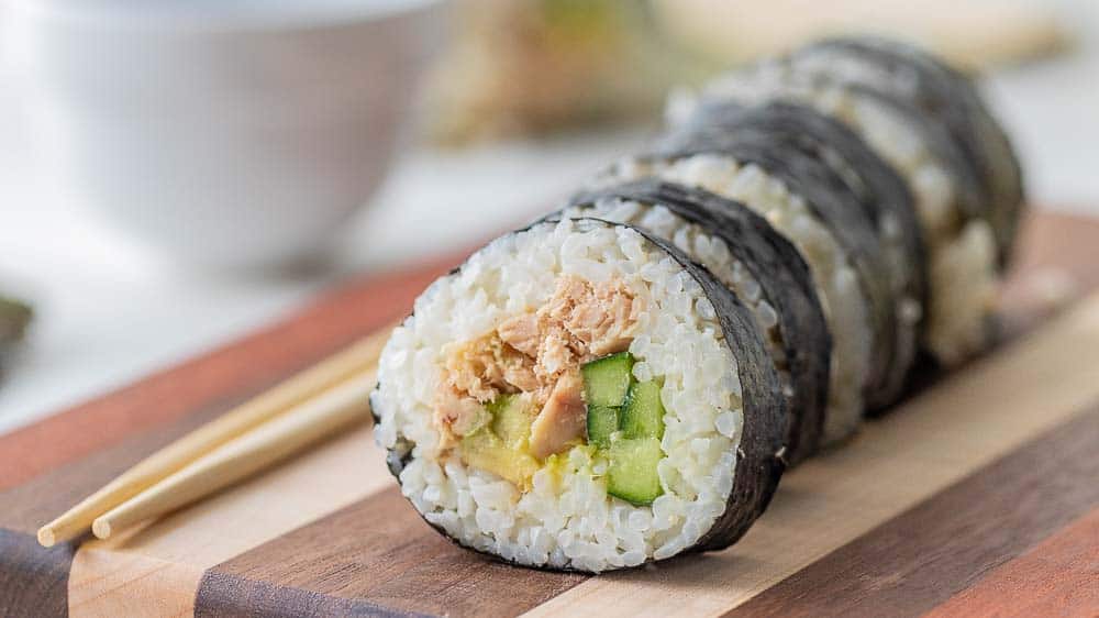 https://www.createkidsclub.com/wp-content/uploads/2022/12/tuna-sushi-1.jpg