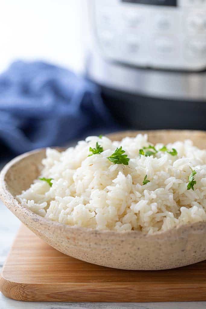 long grain white rice in bowl