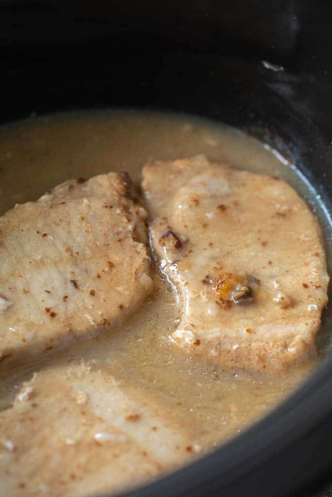 pork chops in gravy