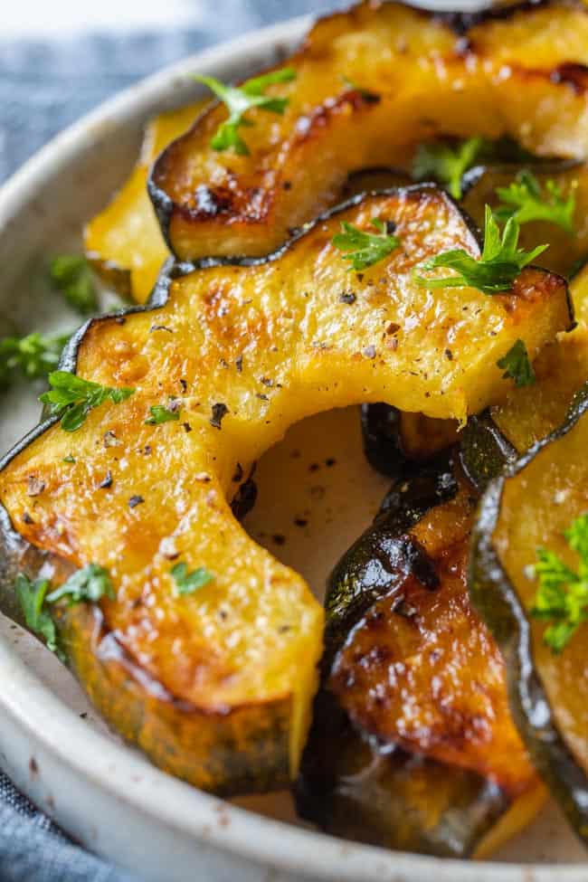 roasted acorn squash slices