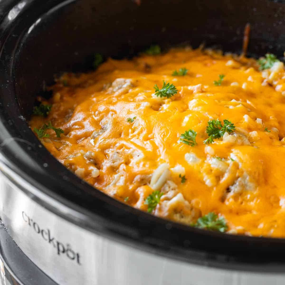 cheesy crockpot breakfast casserole