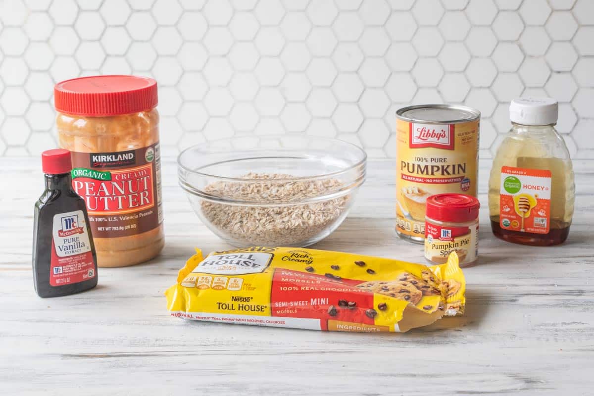 ingredients to make pumpkin protein balls